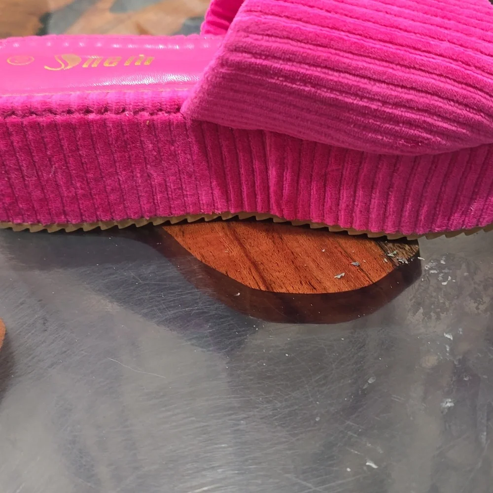 Pink Wedges with Ribbed Texture 10 - Picture 4 of 7